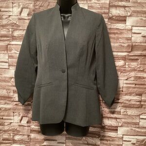 Chic Black Blazer 2P